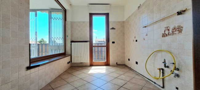 3 Locali in vendita a Segrate