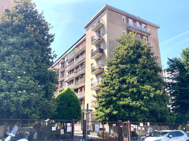2 Locali in vendita a Milano
