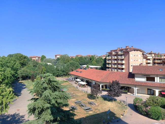 2 Locali in vendita a Segrate