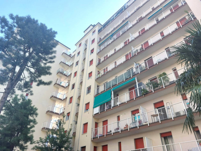 3 Locali in vendita a Pioltello