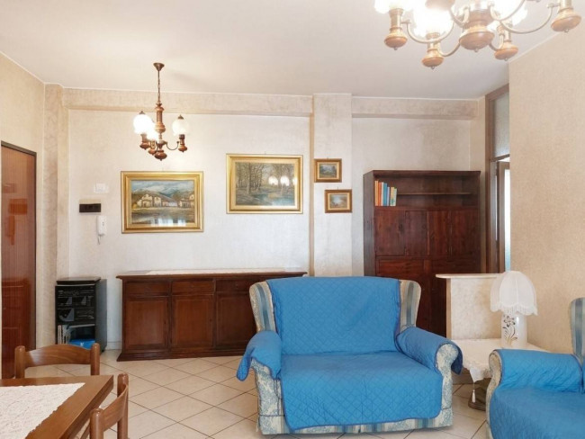 3 Locali in vendita a Pioltello