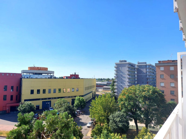 3 Locali in vendita a Pioltello