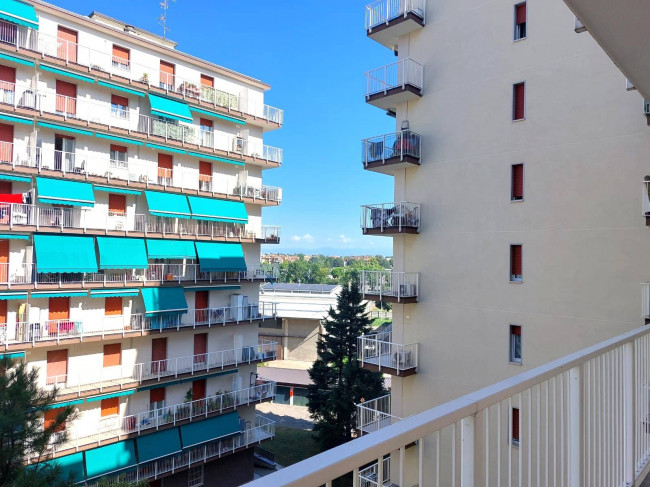 3 Locali in vendita a Pioltello