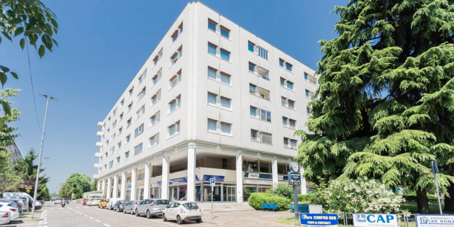2 Locali in vendita a Segrate