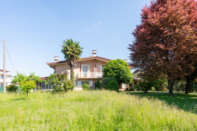 Bifamiliare in vendita a Santa Maria di Sala