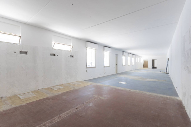 Ufficio in vendita a Paese