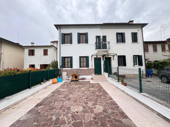 Villa a schiera in vendita a Silea