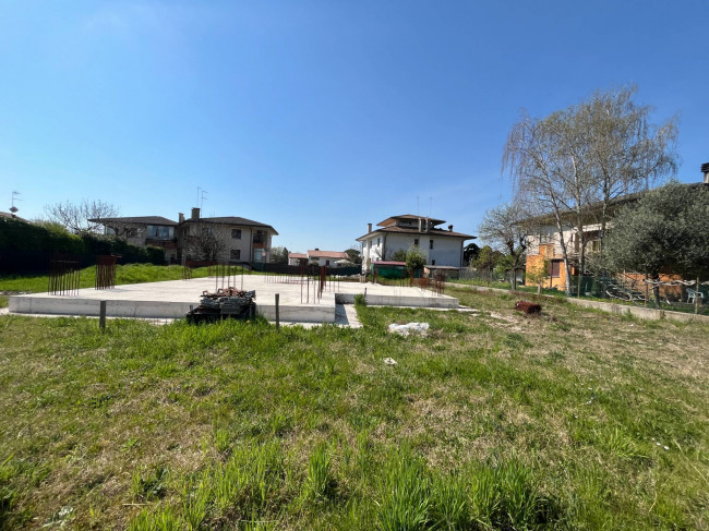 Terreno edificabile in vendita a Breda di Piave