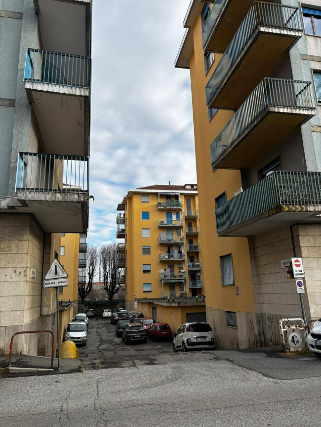 Locale commerciale in affitto a Pinerolo