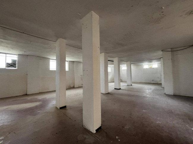 Locale commerciale in affitto a Pinerolo