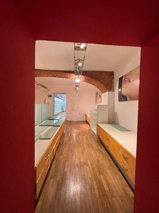 Locale commerciale in affitto a Pinerolo