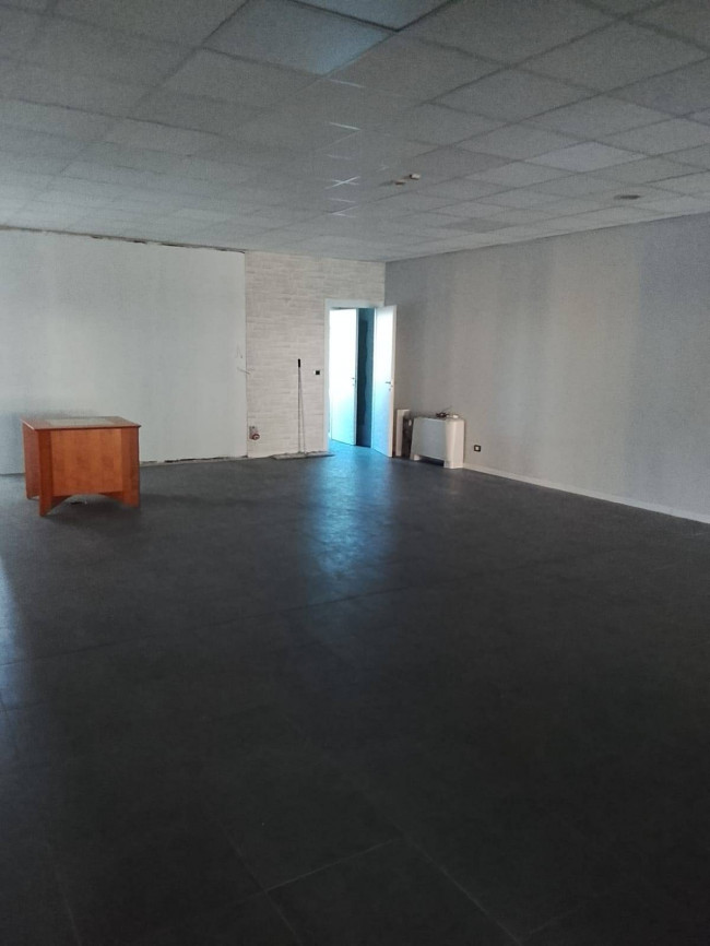 Locale commerciale in vendita a Bricherasio