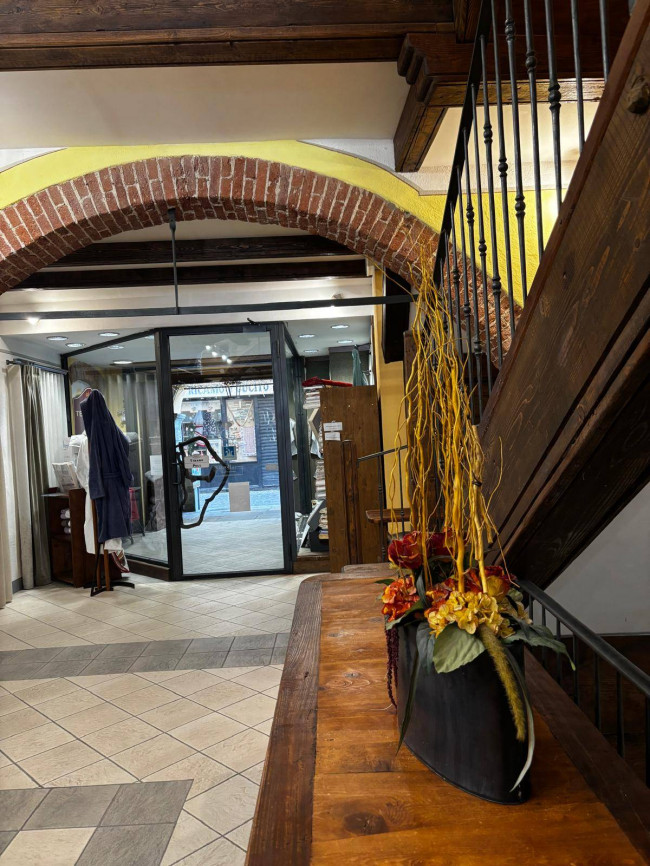 Locale commerciale in vendita a Pinerolo
