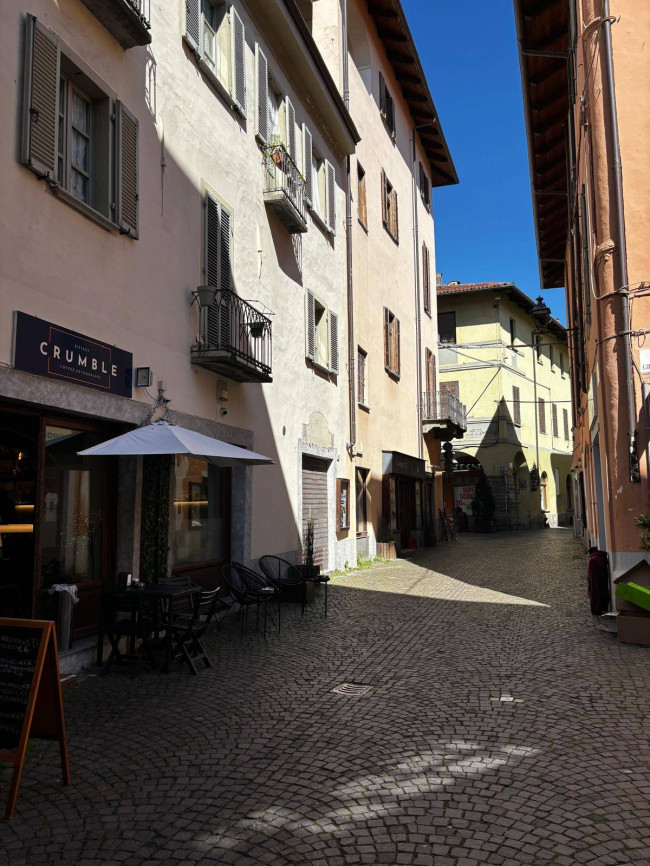 Locale commerciale in affitto a Pinerolo