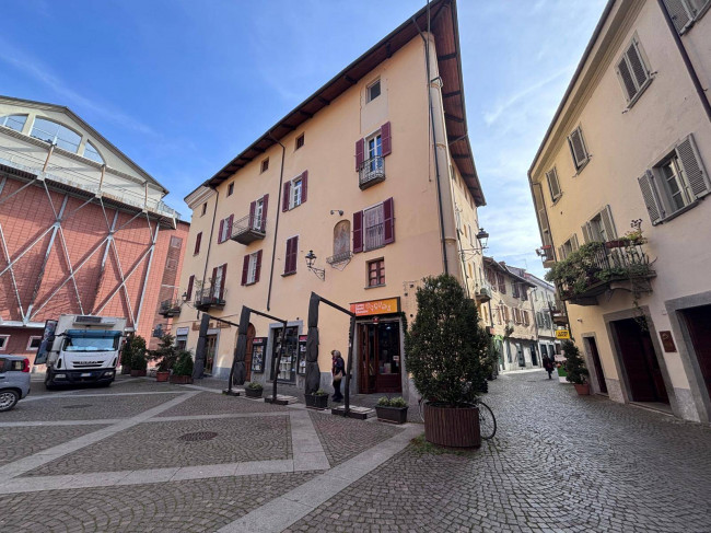 Locale commerciale in affitto a Pinerolo