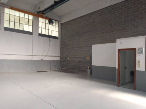 Capannone in vendita a Pinerolo