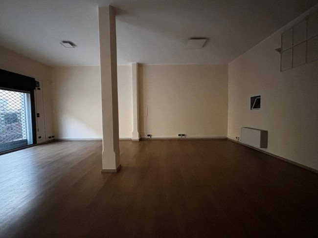 Locale commerciale in vendita a Pinerolo