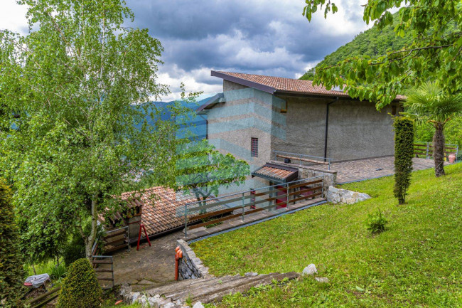 Casa indipendente in vendita a Pradalunga (BG)