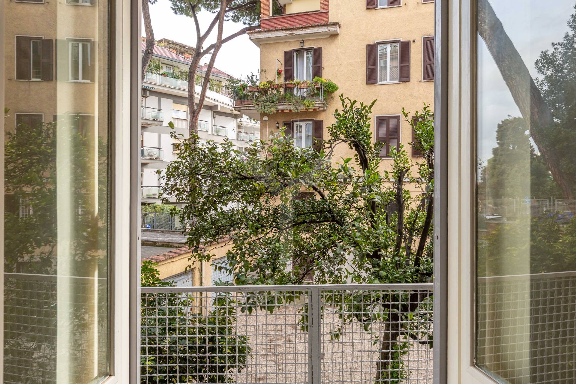 Apartment for Rent to Roma