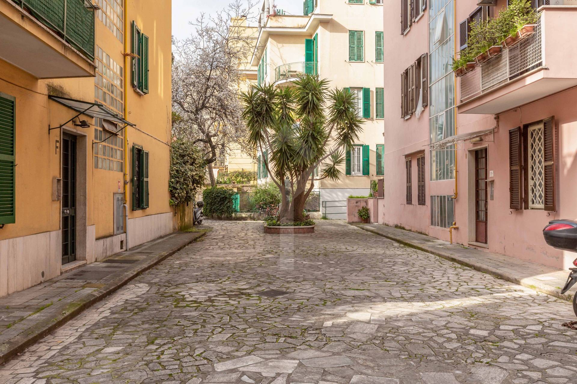 Apartment for Rent to Roma