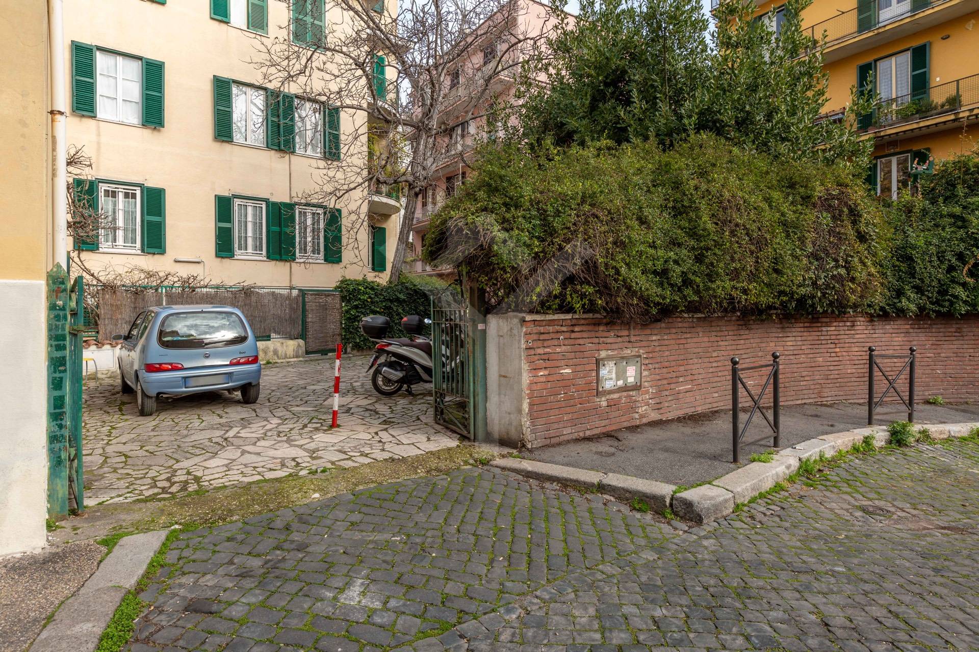 Apartment for Rent to Roma