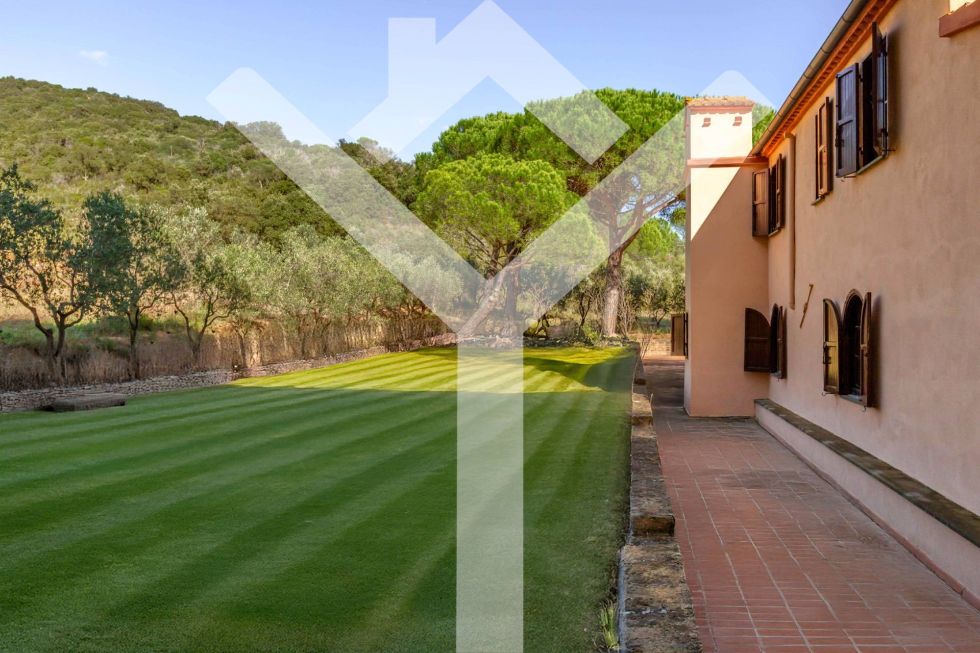 Villa for Sale to Castiglione della Pescaia