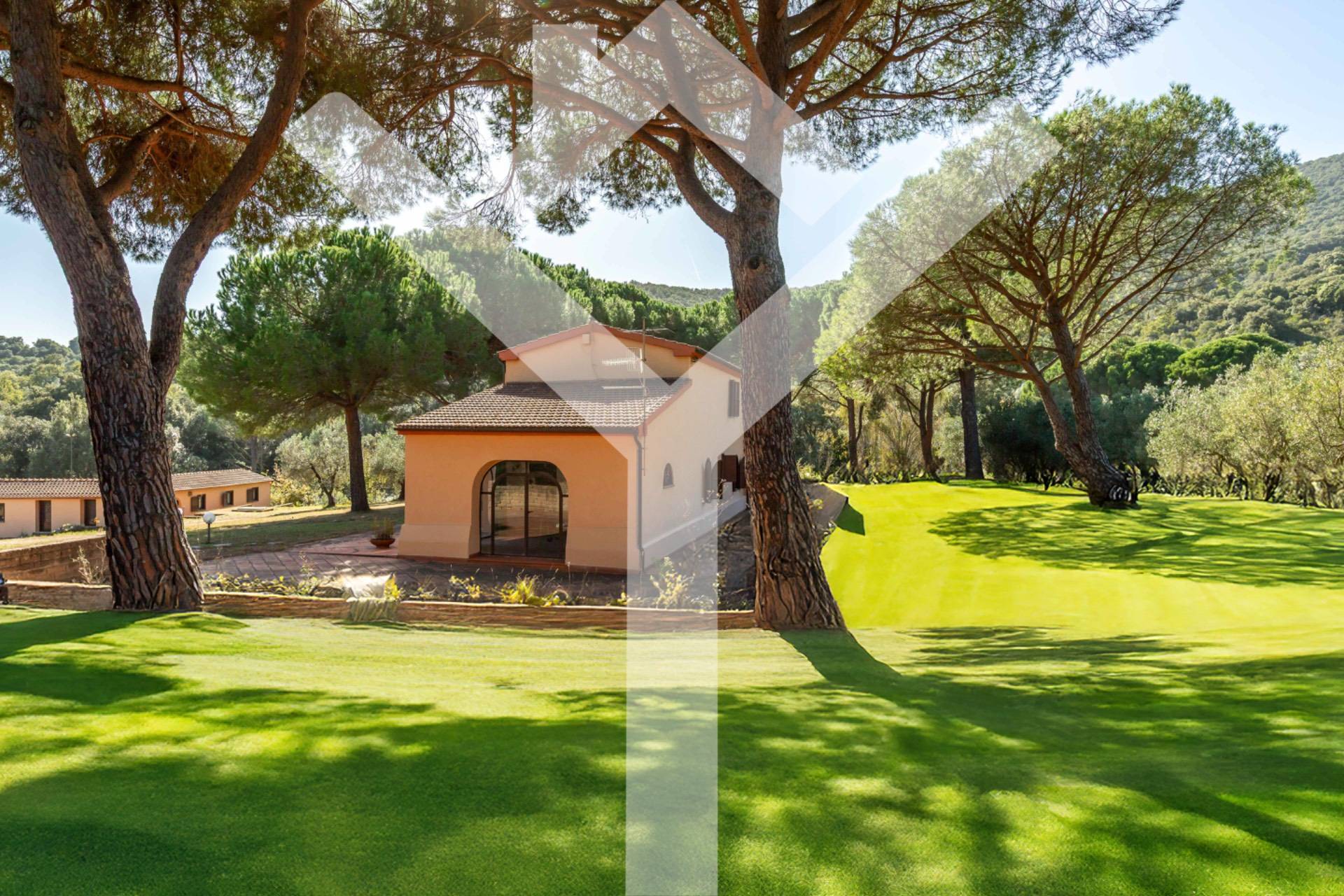 Villa for Sale to Castiglione della Pescaia