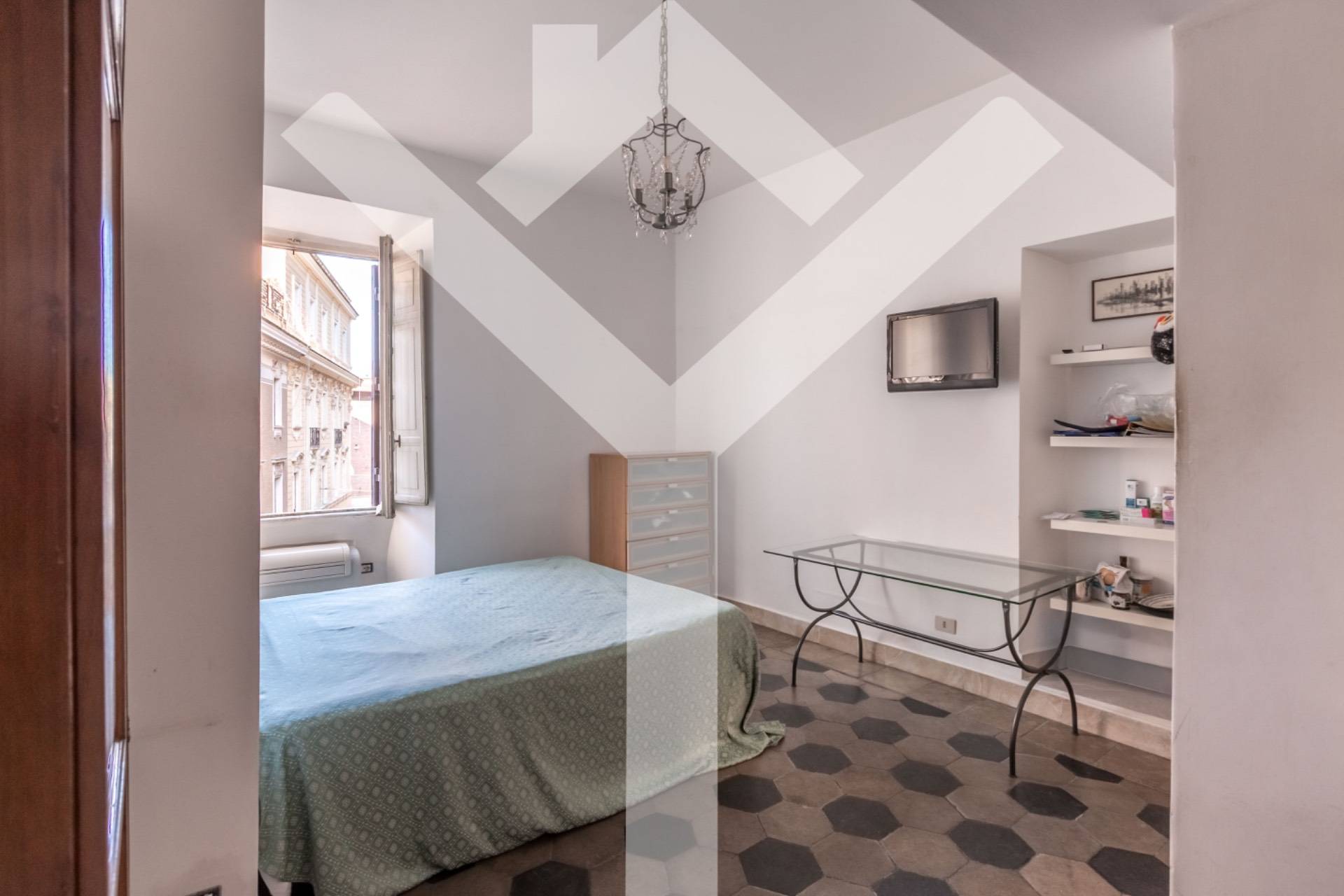 Apartment for Sale to Roma