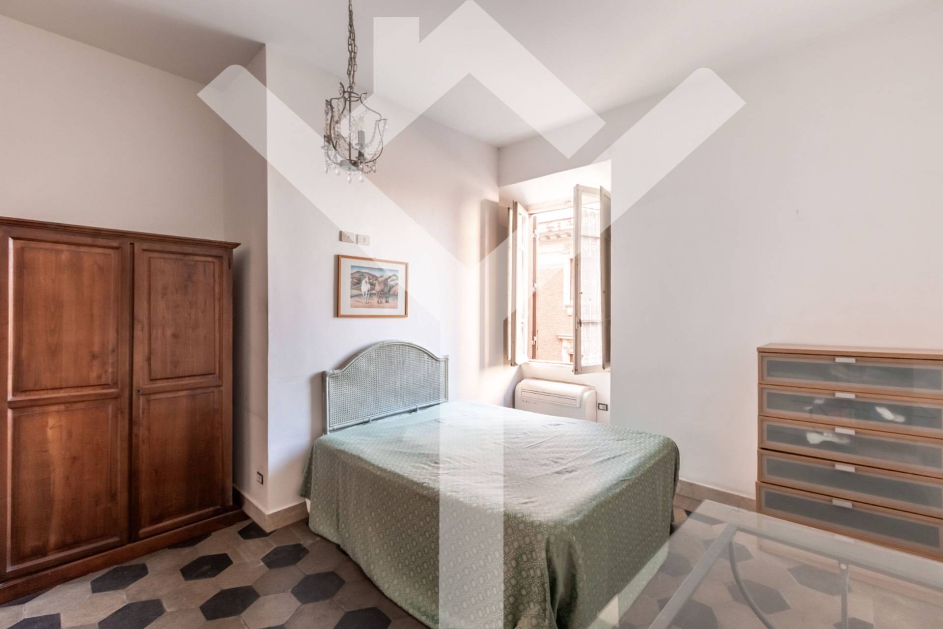 Apartment for Sale to Roma