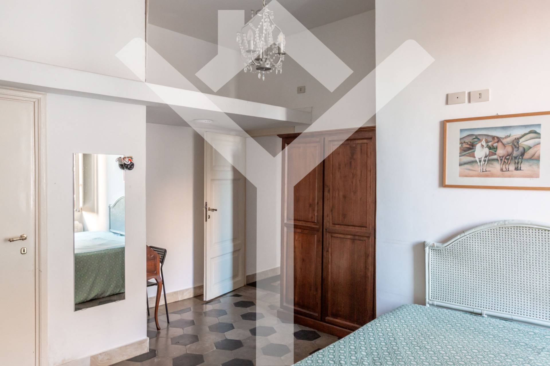 Apartment for Sale to Roma