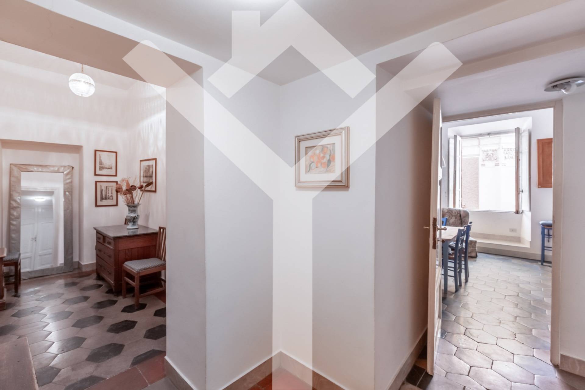 Apartment for Sale to Roma