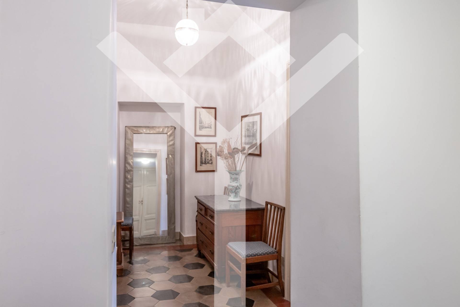 Apartment for Sale to Roma