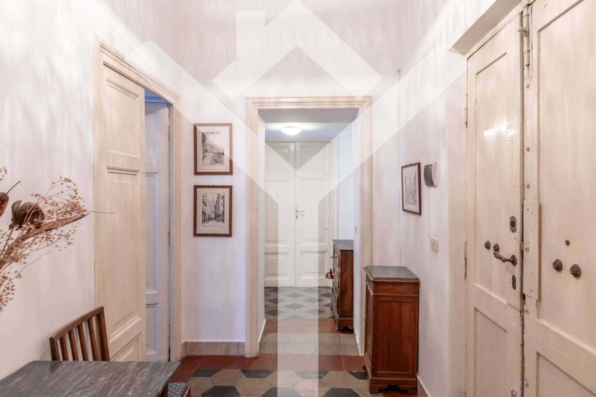 Apartment for Sale to Roma