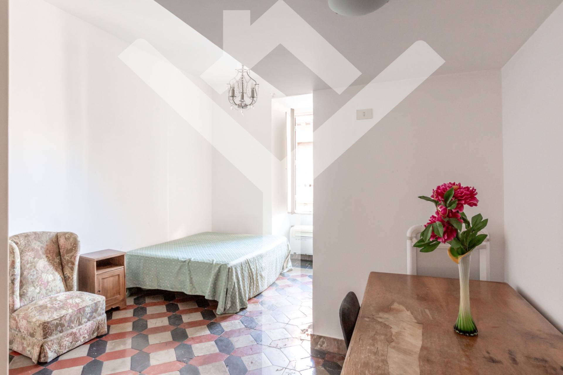 Apartment for Sale to Roma