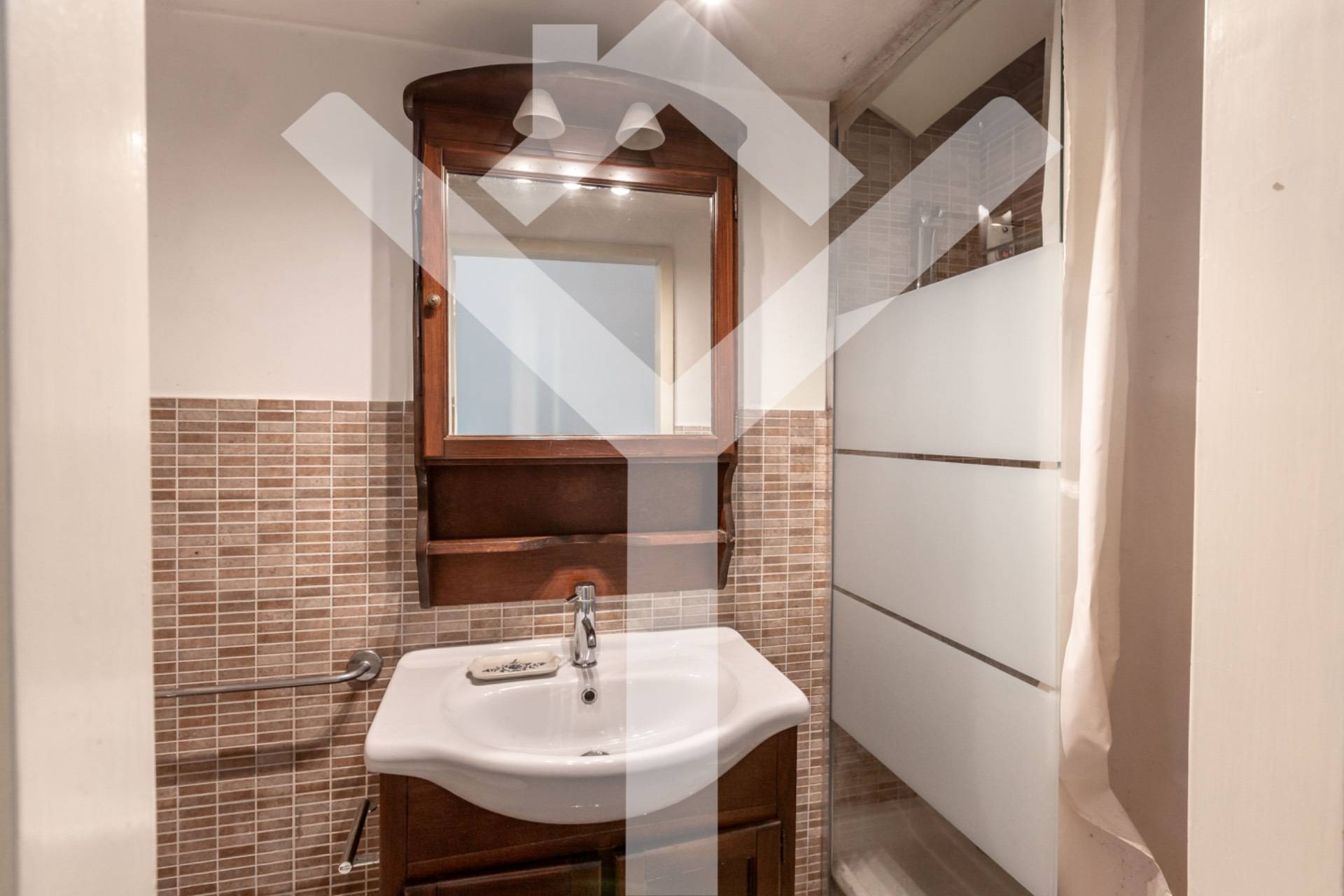 Apartment for Sale to Roma