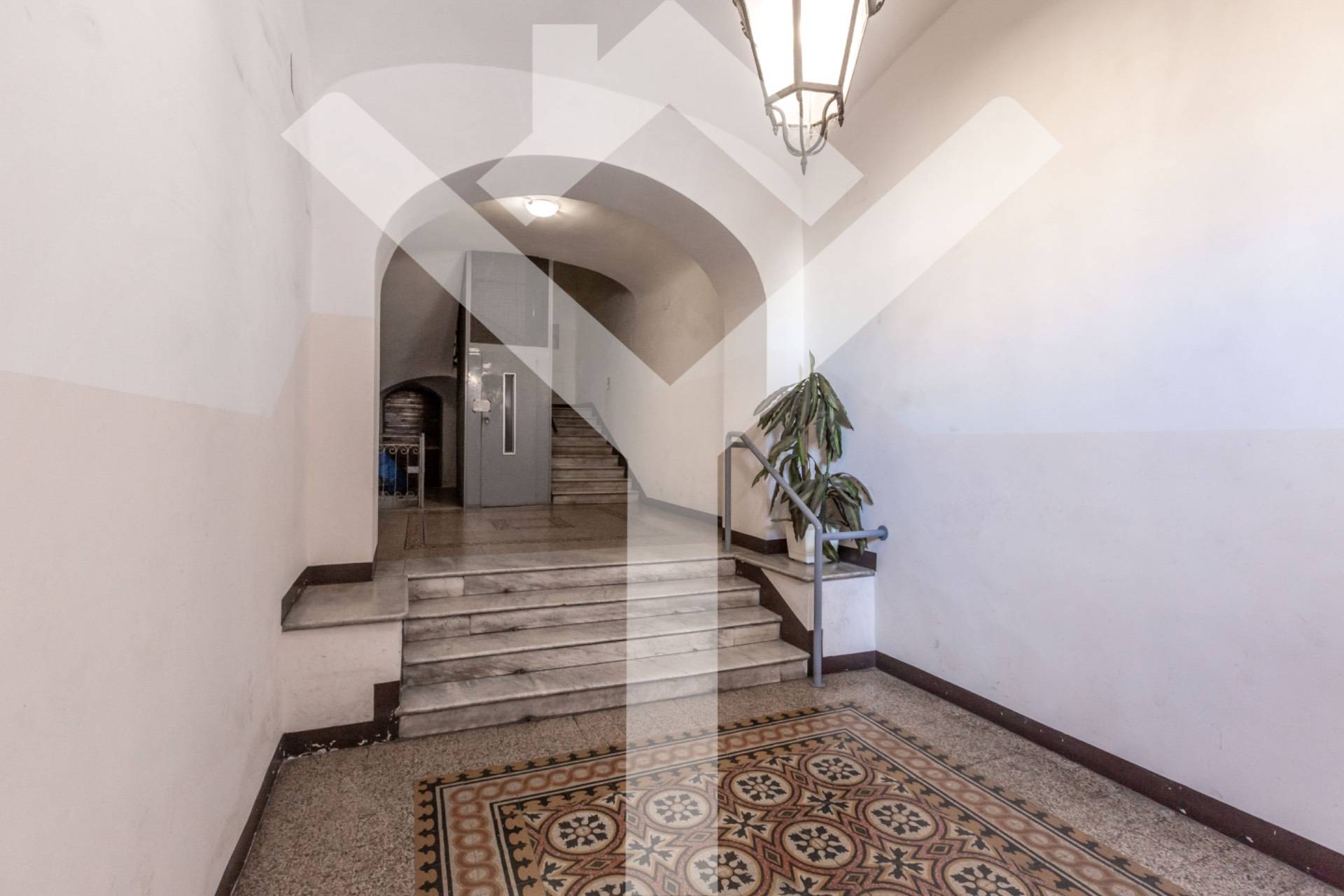 Apartment for Sale to Roma