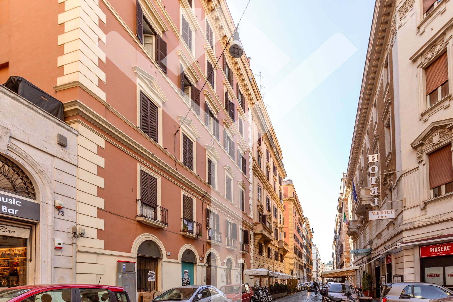 Apartment for Sale to Roma