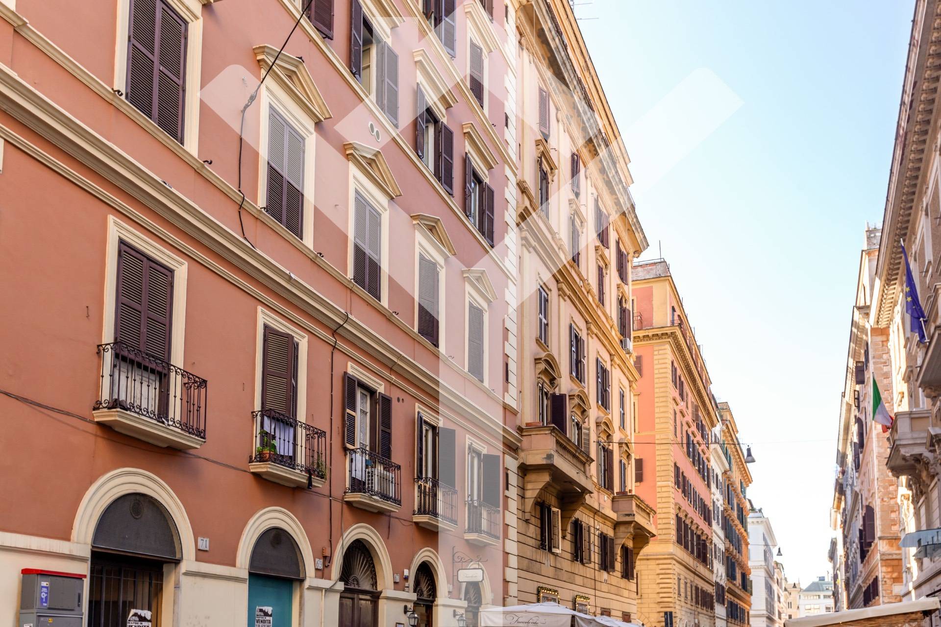 Apartment for Sale to Roma