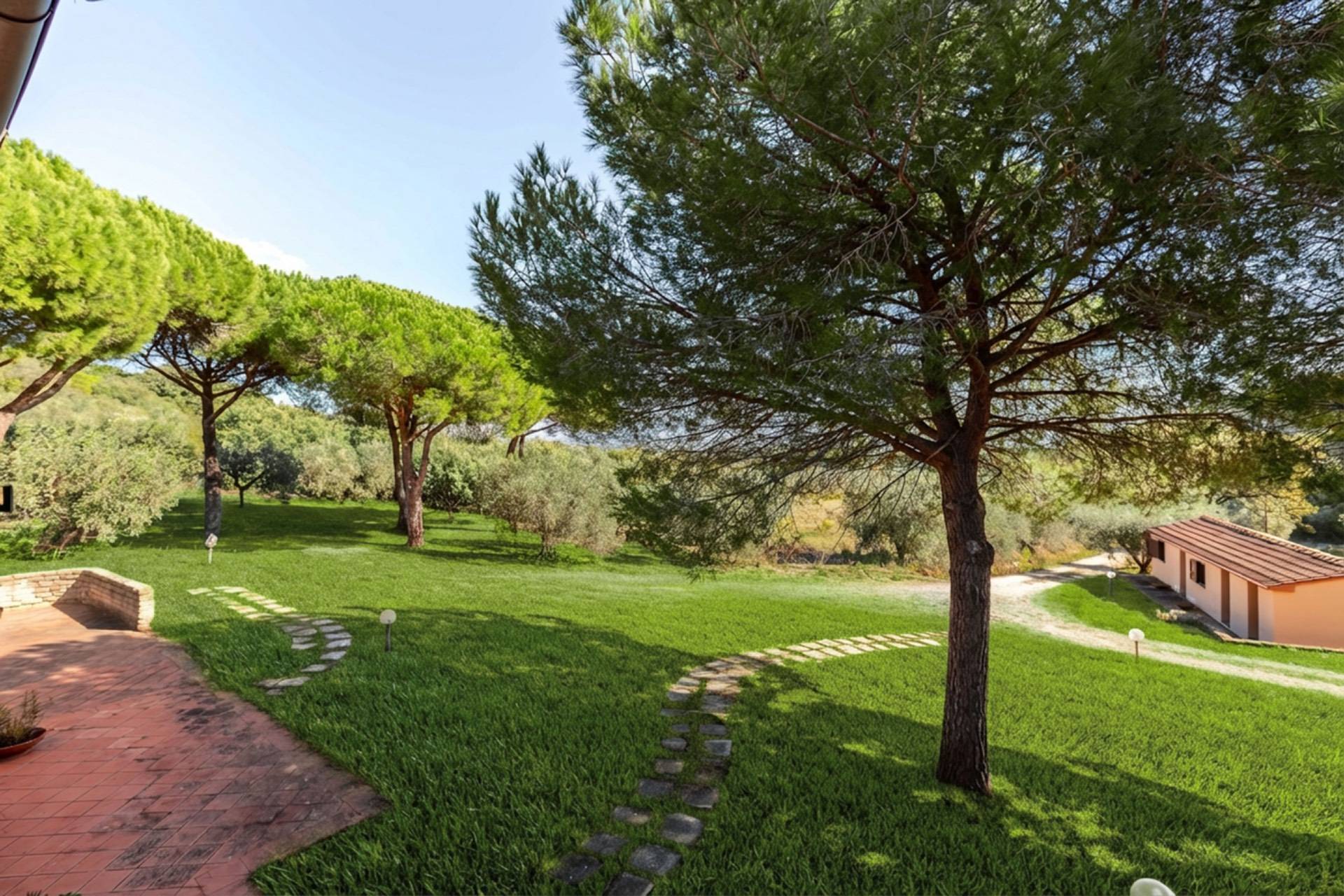 Villa for Sale to Castiglione della Pescaia