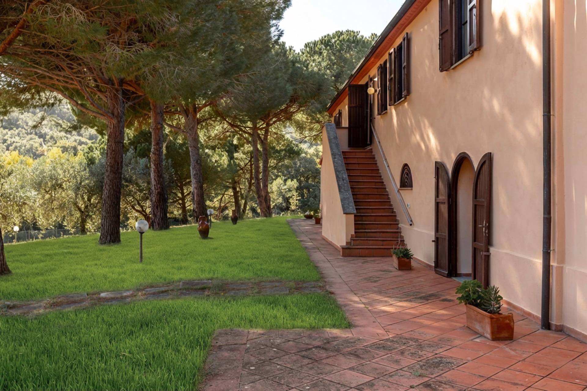 Villa for Sale to Castiglione della Pescaia