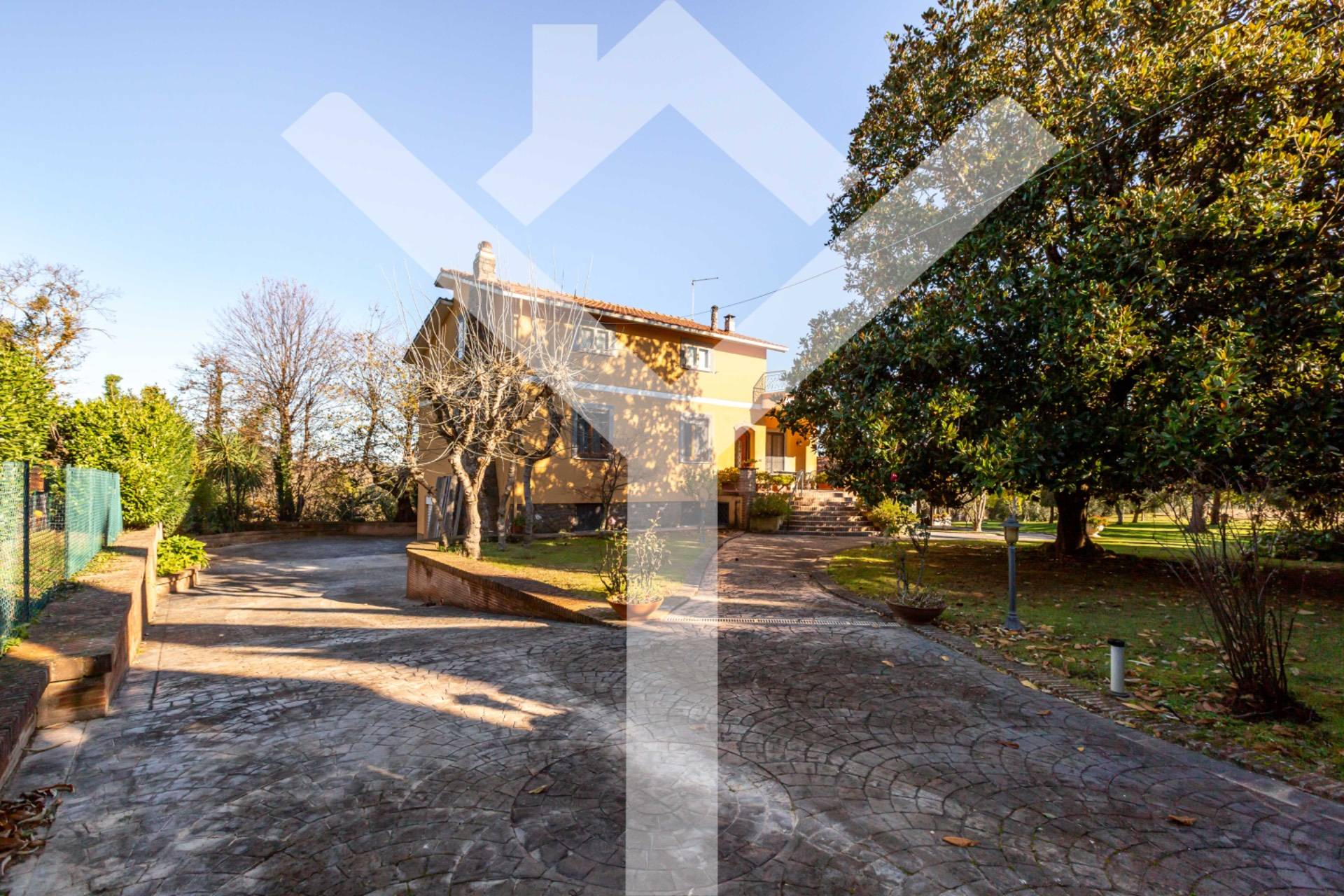 Villa for Sale to Ronciglione