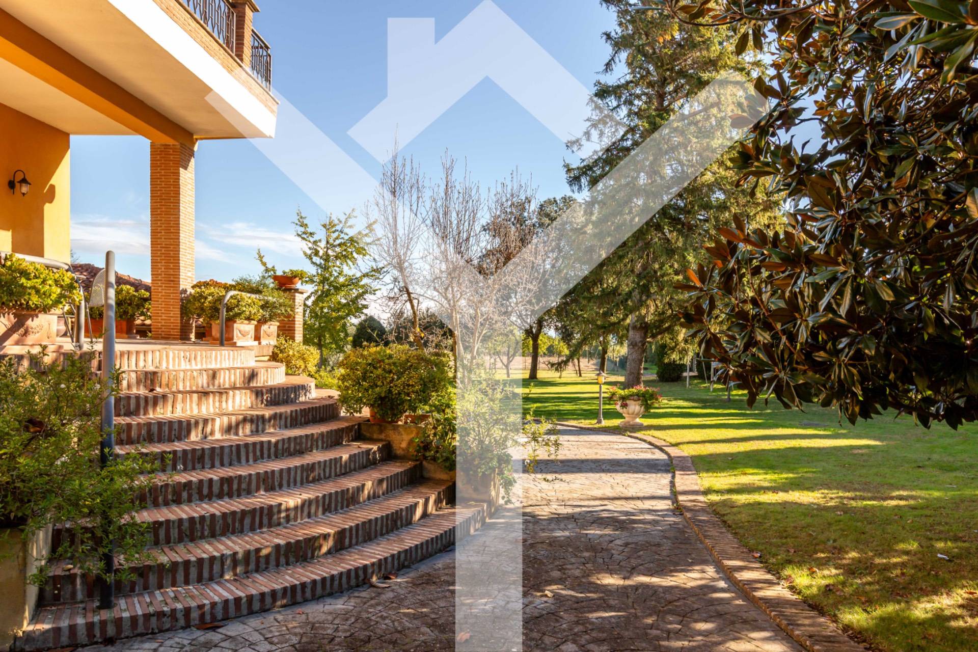 Villa for Sale to Ronciglione