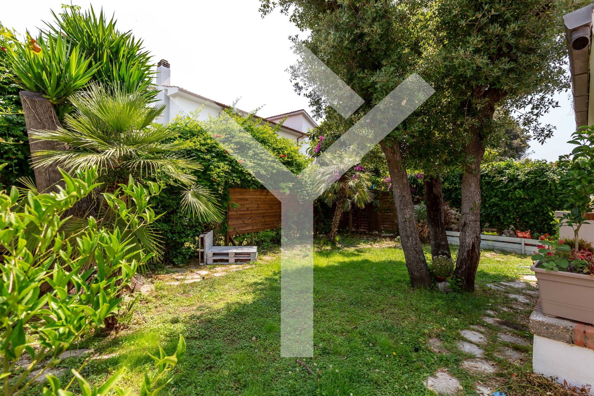 Villa in Affitto a Fiumicino