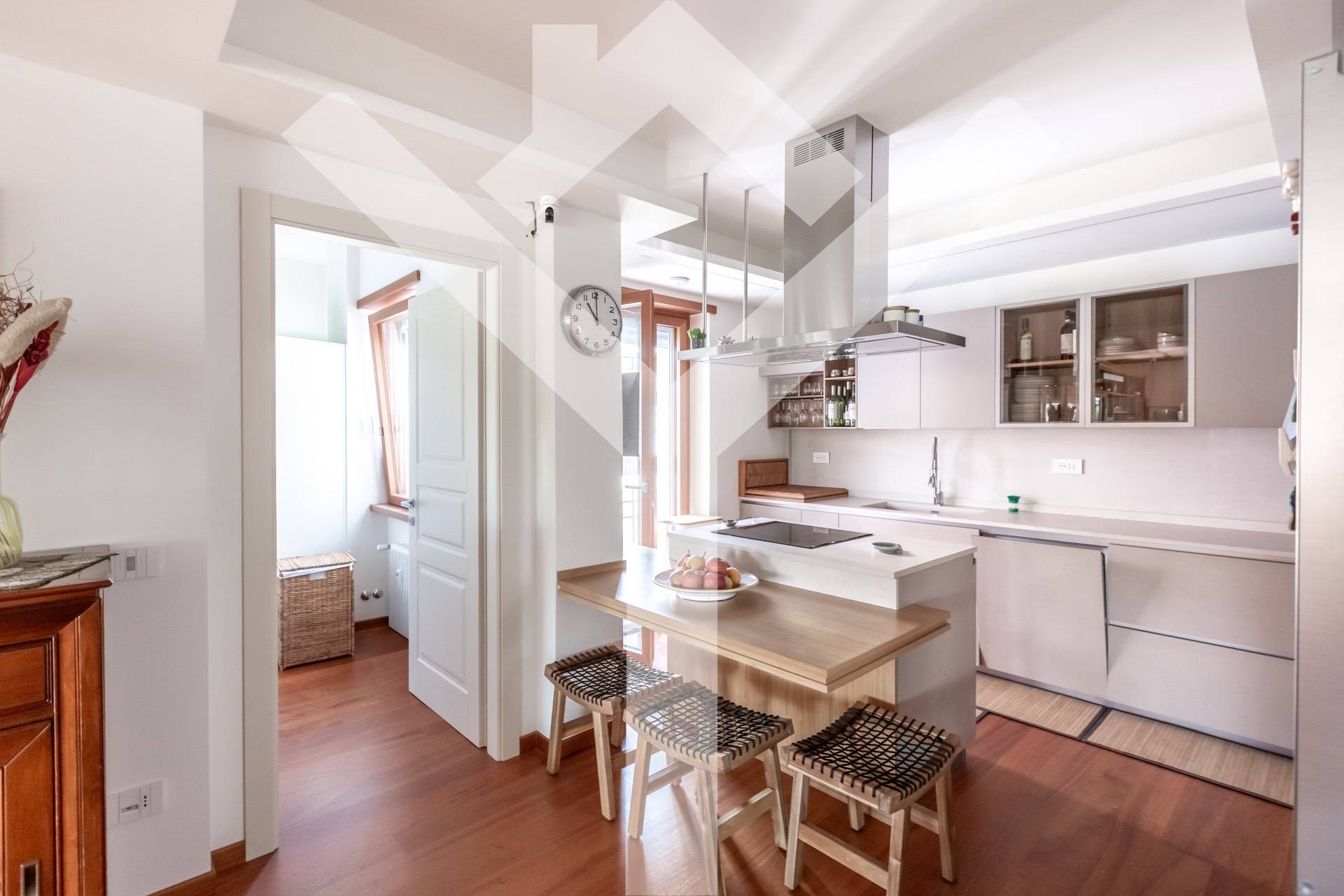 Penthouse for Sale to Roma