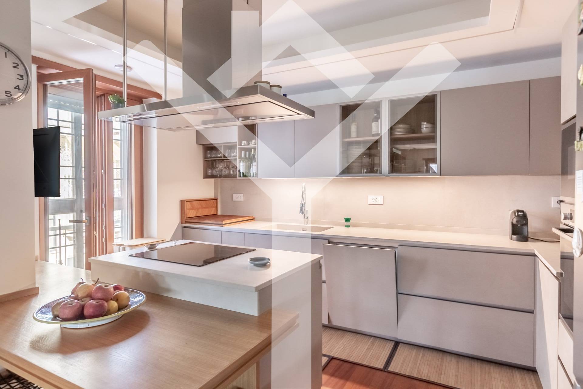 Penthouse for Sale to Roma