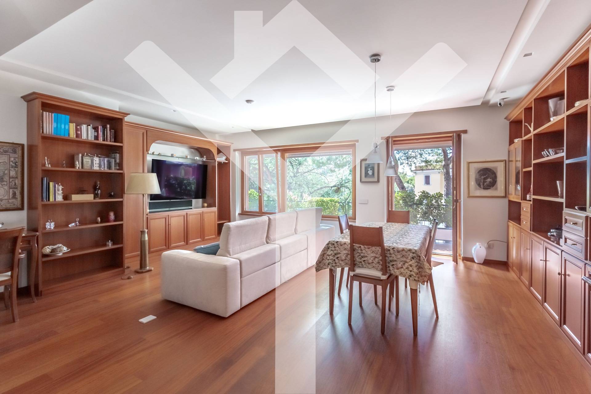 Penthouse for Sale to Roma