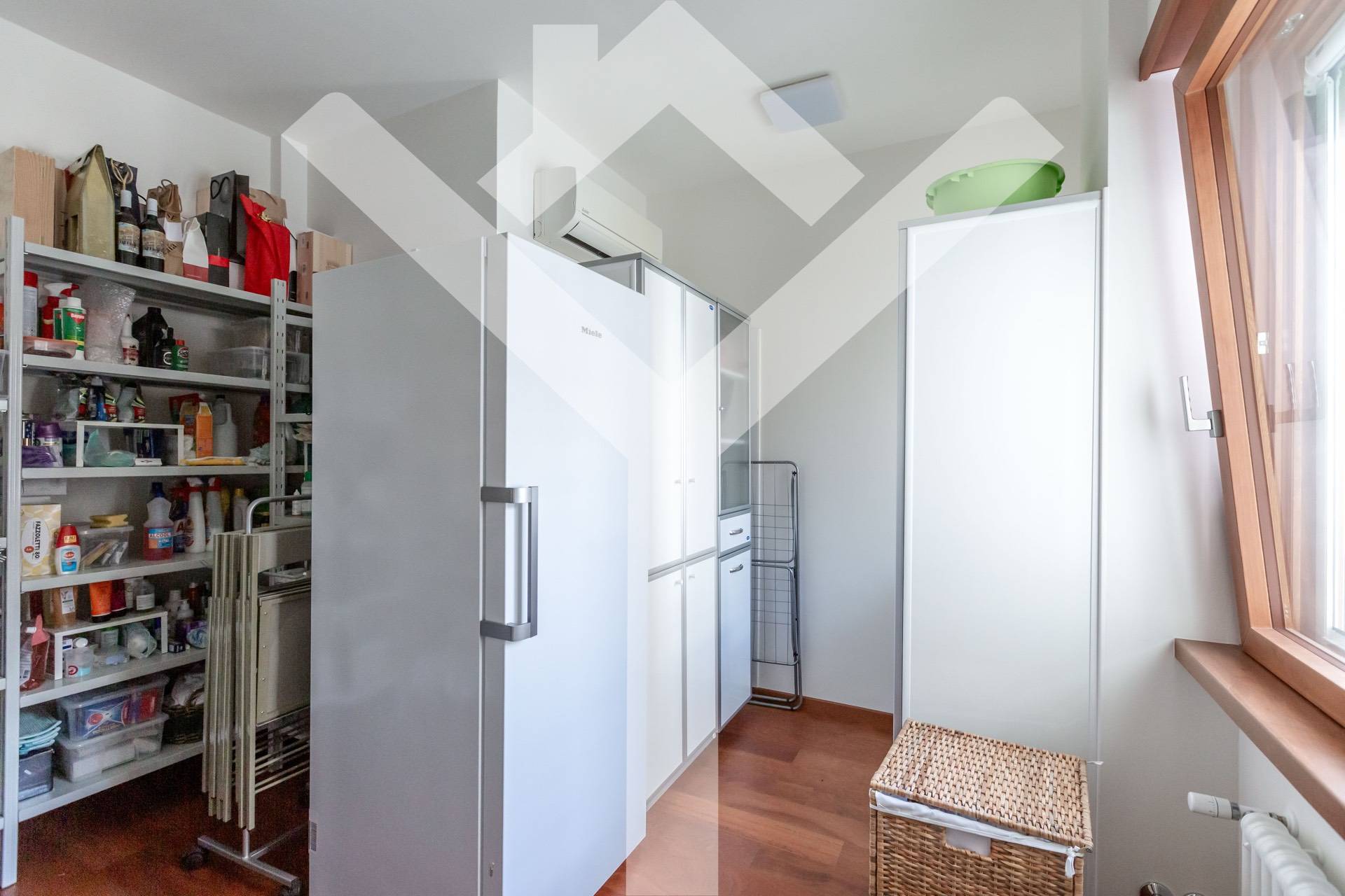 Penthouse for Sale to Roma