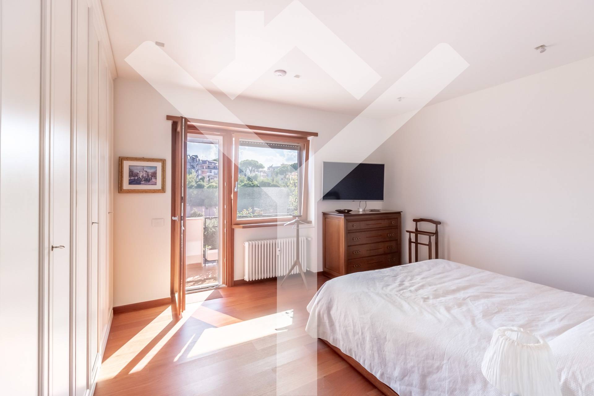 Penthouse for Sale to Roma