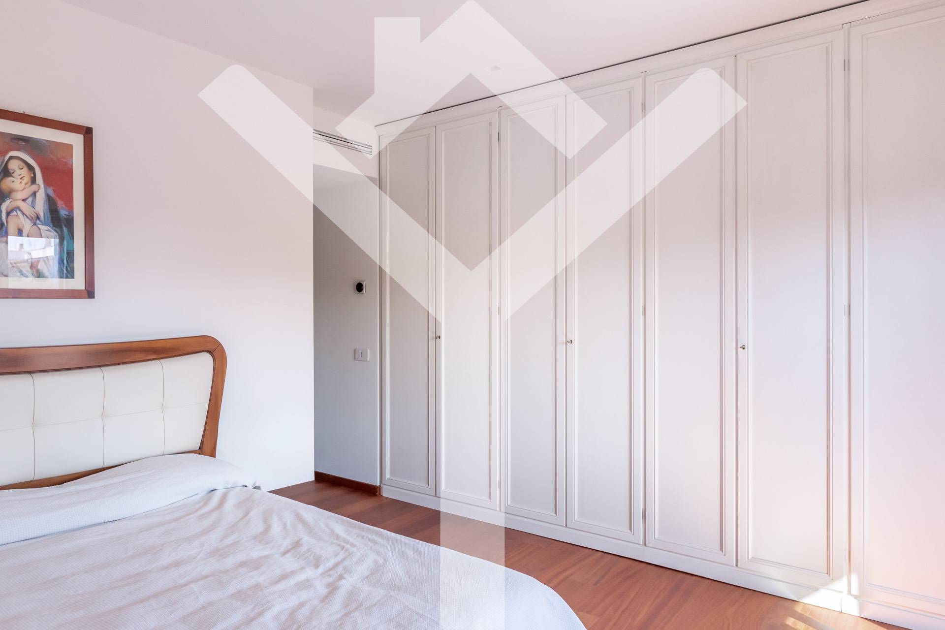 Penthouse for Sale to Roma