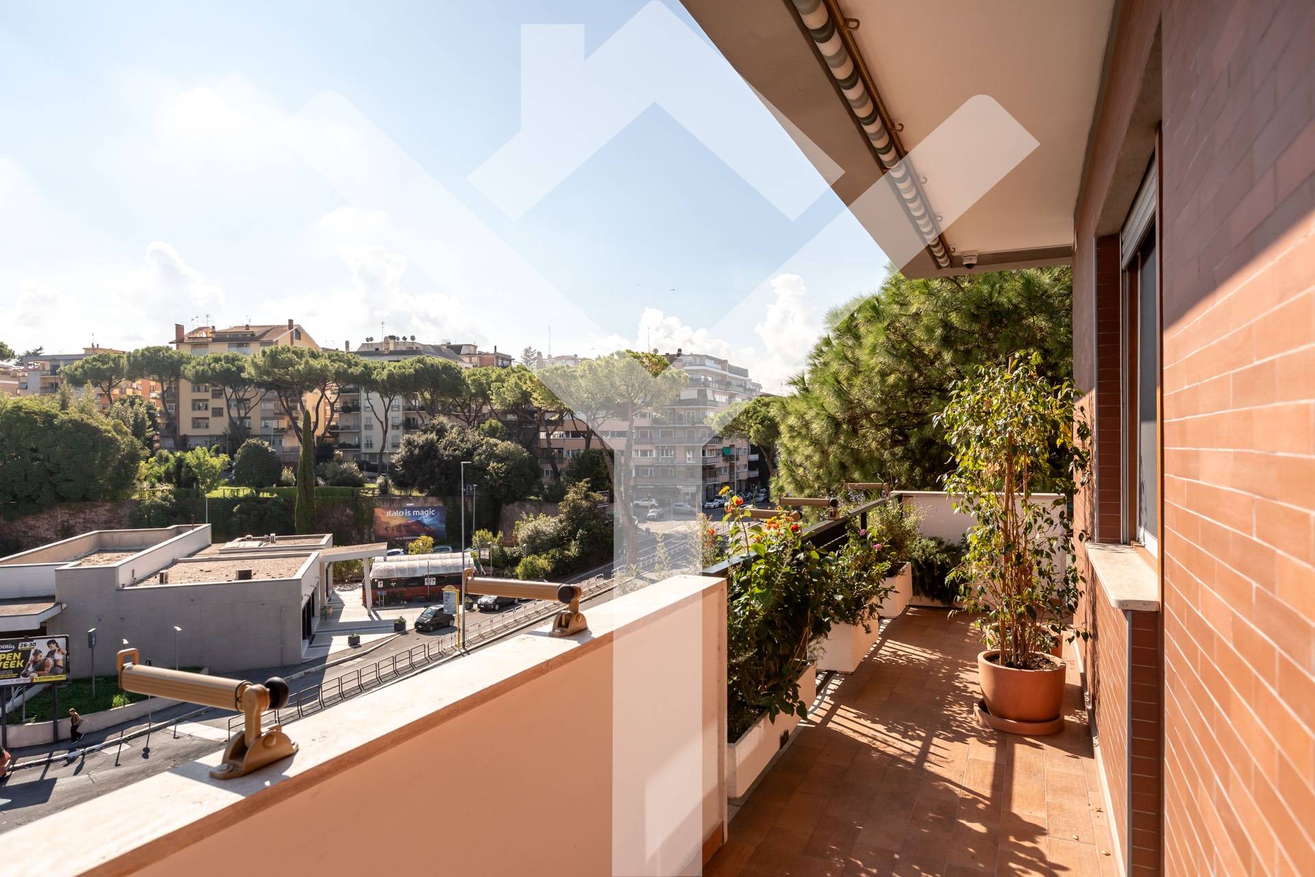 Penthouse for Sale to Roma